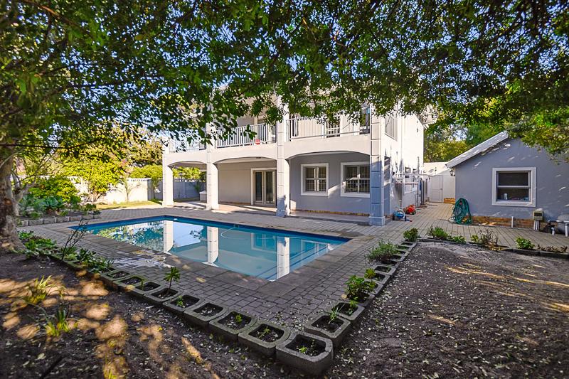 To Let 5 Bedroom Property for Rent in Pinelands Western Cape